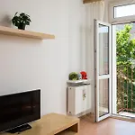 Apartman Ochota Geodetow Standard By Bookinghost *